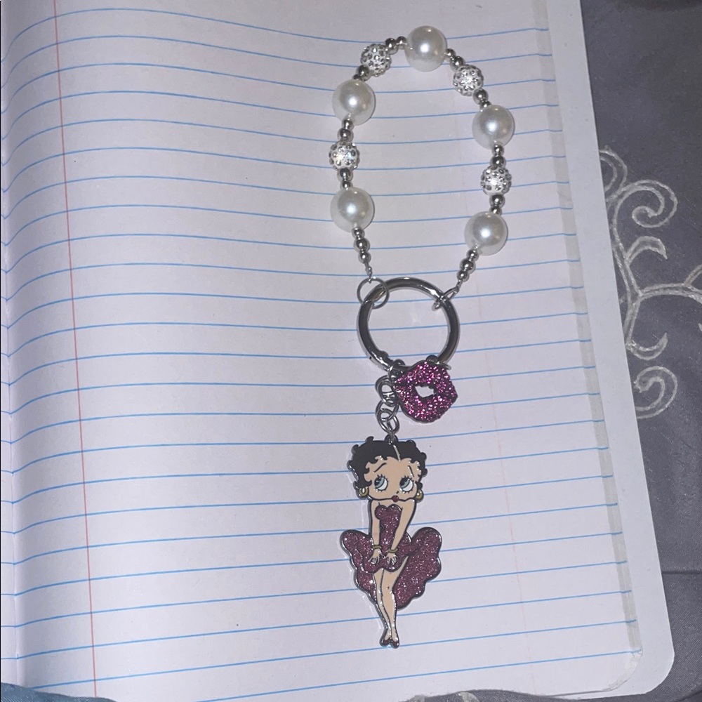 Betty Boop Charming Pearl and Silver Key Holder with lip hang charm